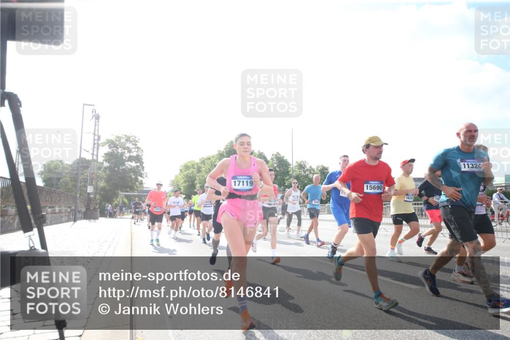 29.06.2025 - hella hamburg halbmarathon Jannik Wohlers http://msf.ph/oto/8146841 29.06.2025 10:00:01 Lombardsbrücke 1019, 1180, 1526, 1544, 1568, 1681, 2027, 2086, 2346, 2426, 2606, 2652, 2730, 2982, 3042, 3177, 3319, 3400, 3794, 3861, 4419, 4579, 4594, 4767, 4813, 4940, 4945, 5643, 5728, 6082, 6084, 6104, 6220, 6260, 6470, 6891, 7159, 8531, 8669, 9450, 9485, 9622, 10044, 10582, 10587, 10665, 10766, 10797, 11083, 11324, 11499, 11523, 11527, 11605, 11846, 11960, 11992, 12515, 12646, 12773, 12774, 12879, 13234, 13236, 13376, 13459, 13512, 14135, 14348, 15189, 16418, 17145 meine-sportfotos.de