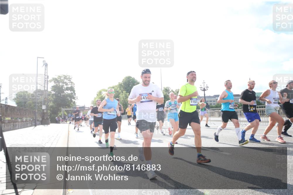 29.06.2025 - hella hamburg halbmarathon Jannik Wohlers http://msf.ph/oto/8146883 29.06.2025 10:00:04 Lombardsbrücke 1019, 1180, 1526, 1544, 1568, 1681, 2027, 2086, 2236, 2346, 2426, 2606, 2652, 2730, 2982, 3042, 3177, 3319, 3400, 3794, 3861, 4419, 4579, 4594, 4767, 4813, 4940, 4945, 5643, 5728, 6082, 6084, 6220, 6260, 6470, 8531, 8669, 9450, 9485, 9622, 10044, 10582, 10587, 10665, 10746, 10766, 10797, 11083, 11324, 11499, 11523, 11527, 11605, 11846, 11960, 12515, 12646, 12773, 12774, 12879, 13234, 13236, 13376, 13459, 13512, 14135, 14348, 15189, 15980, 16418, 17145 meine-sportfotos.de