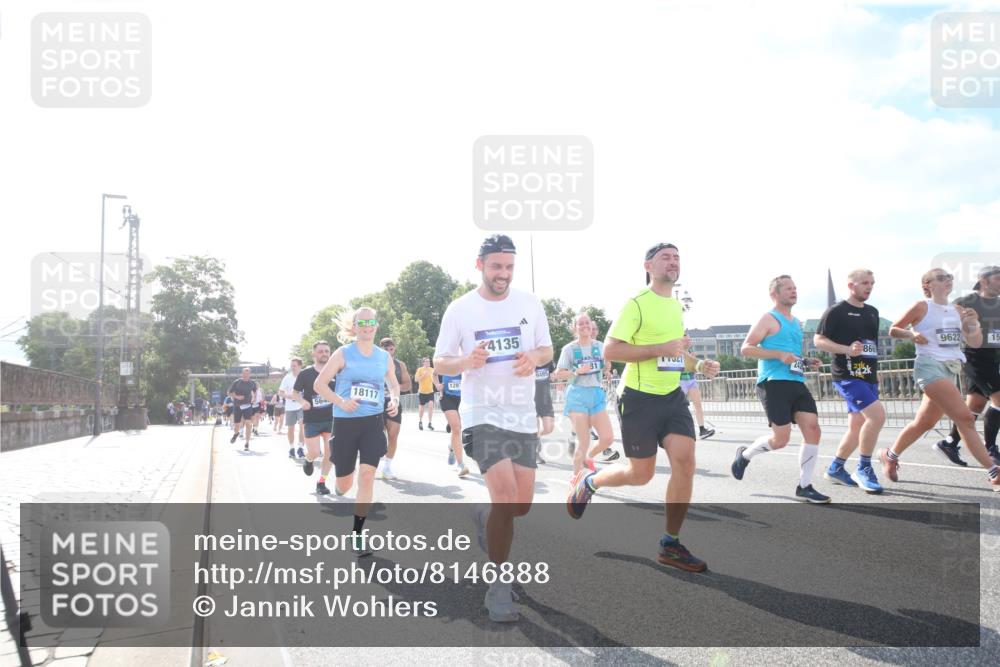 29.06.2025 - hella hamburg halbmarathon Jannik Wohlers http://msf.ph/oto/8146888 29.06.2025 10:00:05 Lombardsbrücke 1019, 1180, 1526, 1544, 1568, 1681, 2027, 2086, 2236, 2346, 2426, 2606, 2652, 2730, 2982, 3042, 3177, 3319, 3400, 3794, 3861, 4419, 4579, 4594, 4767, 4813, 4940, 4945, 5643, 5728, 6082, 6084, 6220, 6260, 6470, 8531, 8669, 9450, 9485, 9622, 10582, 10587, 10599, 10665, 10746, 10766, 10797, 11083, 11324, 11499, 11523, 11527, 11605, 11846, 11960, 12515, 12646, 12773, 12774, 12879, 13234, 13236, 13376, 13459, 13512, 14135, 14348, 15189, 15980, 16418, 17145 meine-sportfotos.de