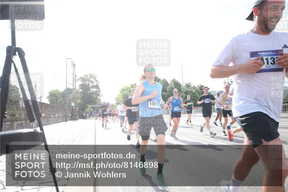 29.06.2025 - hella hamburg halbmarathon Jannik Wohlers http://msf.ph/oto/8146898 29.06.2025 10:00:05 Lombardsbrücke 1019, 1180, 1526, 1544, 1568, 1681, 2027, 2086, 2236, 2346, 2426, 2606, 2652, 2730, 2982, 3042, 3177, 3319, 3400, 3794, 3861, 4419, 4579, 4594, 4767, 4813, 4940, 4945, 5643, 5728, 6082, 6084, 6220, 6260, 6470, 8531, 8669, 9450, 9485, 9622, 10582, 10587, 10599, 10665, 10746, 10766, 10797, 11083, 11324, 11499, 11523, 11527, 11605, 11846, 11960, 12515, 12646, 12773, 12774, 12879, 13234, 13236, 13376, 13459, 13512, 14135, 14348, 15189, 15980, 16418, 17145 meine-sportfotos.de