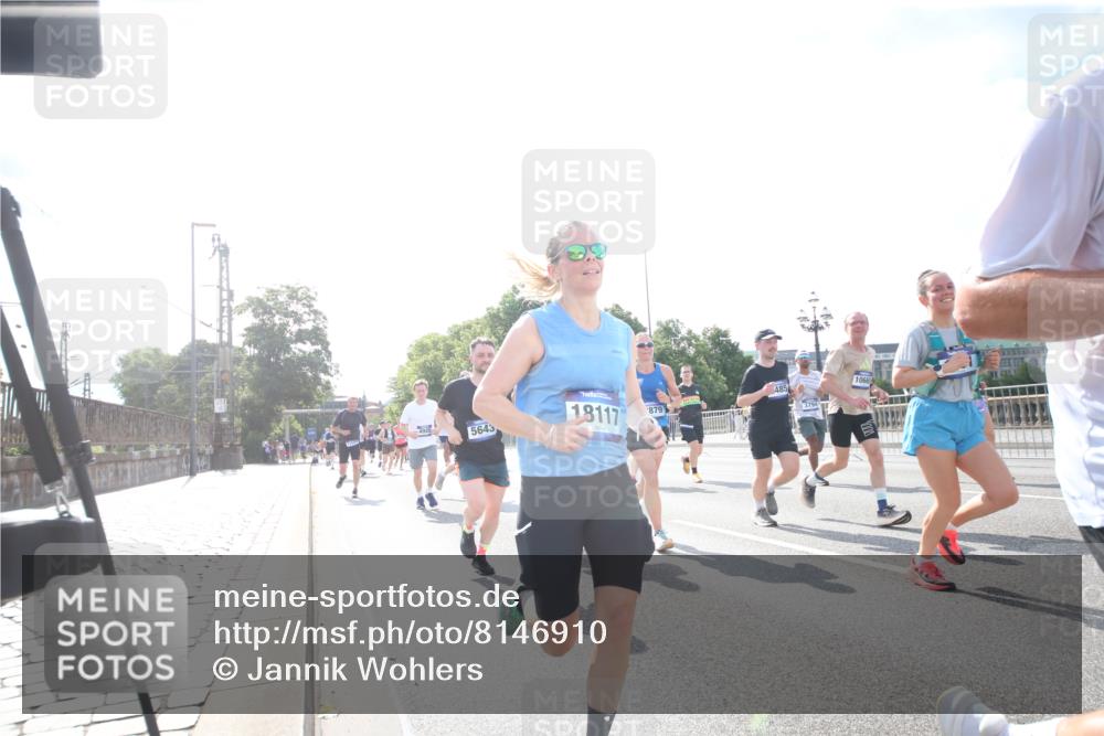 29.06.2025 - hella hamburg halbmarathon Jannik Wohlers http://msf.ph/oto/8146910 29.06.2025 10:00:05 Lombardsbrücke 1019, 1180, 1526, 1544, 1568, 1681, 2027, 2086, 2236, 2346, 2426, 2606, 2652, 2730, 2982, 3042, 3177, 3319, 3400, 3794, 3861, 4419, 4579, 4594, 4767, 4813, 4940, 4945, 5643, 5728, 6082, 6084, 6220, 6260, 6470, 8531, 8669, 9450, 9485, 9622, 10582, 10587, 10599, 10665, 10746, 10766, 10797, 11083, 11324, 11499, 11523, 11527, 11605, 11846, 11960, 12515, 12646, 12773, 12774, 12879, 13234, 13236, 13376, 13459, 13512, 14135, 14348, 15189, 15980, 16418, 17145 meine-sportfotos.de