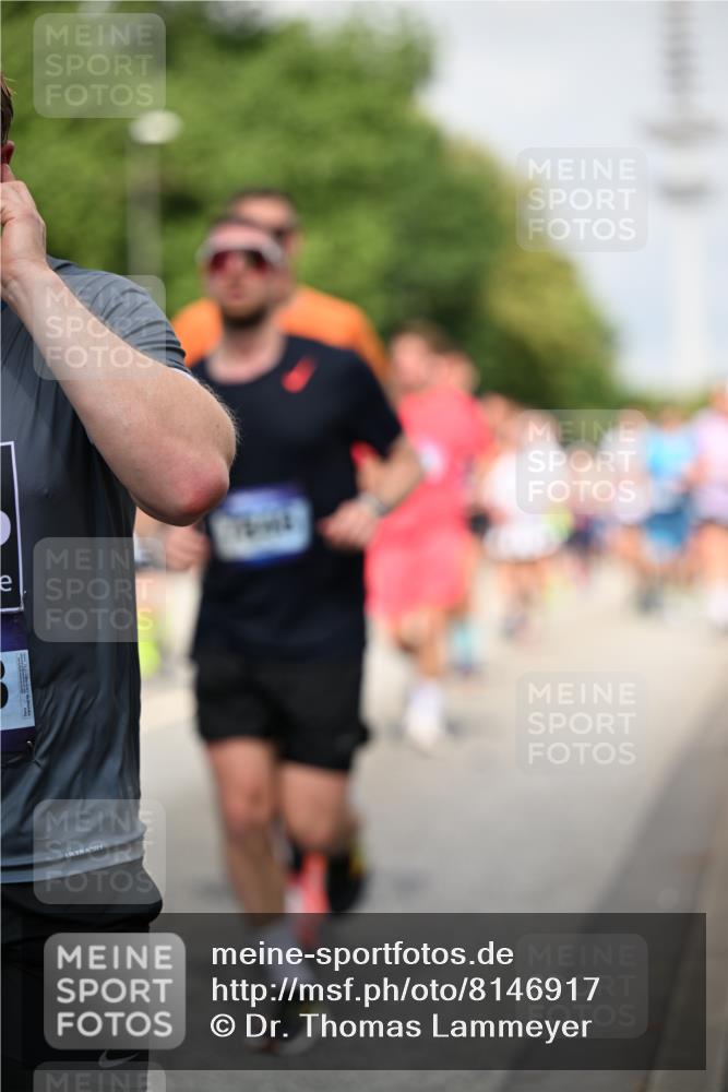 29.06.2025 - hella hamburg halbmarathon Dr. Thomas Lammeyer http://msf.ph/oto/8146917 29.06.2025 10:05:47 Kennedybrücke 1464, 1653, 1722, 1724, 1881, 2167, 2591, 2806, 2957, 3039, 3199, 3663, 3976, 4322, 4649, 5547, 5602, 5603, 5675, 6281, 0000, 6302, 6327, 6438, 6921, 7189, 7223, 7846, 8191, 8392, 8578, 8632, 8822, 8926, 9230, 10074, 10281, 10301, 10882, 10915, 11043 meine-sportfotos.de
