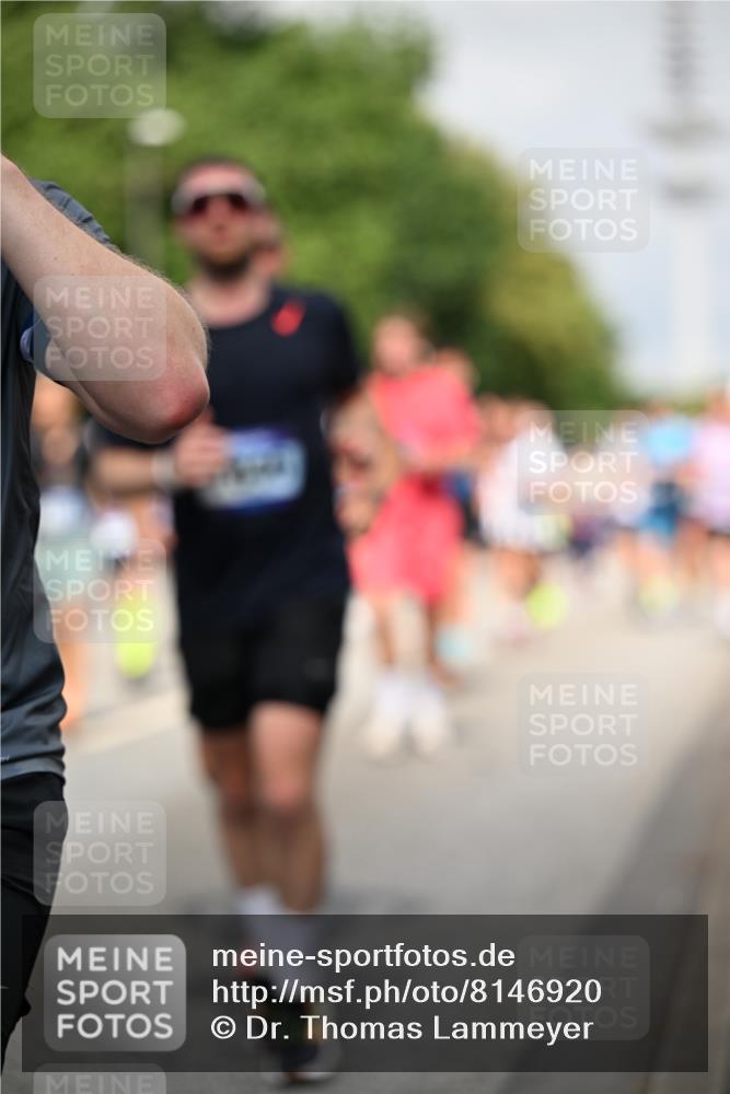 29.06.2025 - hella hamburg halbmarathon Dr. Thomas Lammeyer http://msf.ph/oto/8146920 29.06.2025 10:05:47 Kennedybrücke 1464, 1653, 1722, 1724, 1881, 2167, 2591, 2806, 2957, 3039, 3199, 3663, 3976, 4322, 4649, 5547, 5602, 5603, 5675, 6281, 0000, 6302, 6327, 6438, 6921, 7189, 7223, 7846, 8191, 8392, 8578, 8632, 8822, 8926, 9230, 10074, 10281, 10301, 10882, 10915, 11043 meine-sportfotos.de