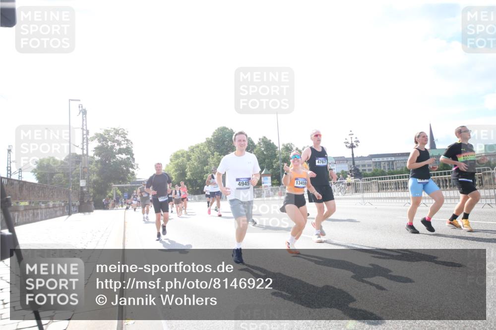 29.06.2025 - hella hamburg halbmarathon Jannik Wohlers http://msf.ph/oto/8146922 29.06.2025 10:00:07 Lombardsbrücke 1019, 1526, 1544, 1568, 1583, 1681, 2027, 2086, 2236, 2346, 2426, 2474, 2606, 2652, 2982, 3042, 3319, 3400, 3794, 3861, 4419, 4579, 4594, 4767, 4813, 4940, 4945, 5643, 6084, 6138, 6220, 6260, 6443, 6470, 8669, 9450, 9485, 9622, 10587, 10599, 10665, 10746, 10766, 10797, 11083, 11324, 11499, 11523, 11527, 11605, 11960, 12515, 12646, 12773, 12879, 13234, 13236, 13376, 13459, 13512, 14135, 14348, 15189, 15980, 16418, 17145, 18762 meine-sportfotos.de