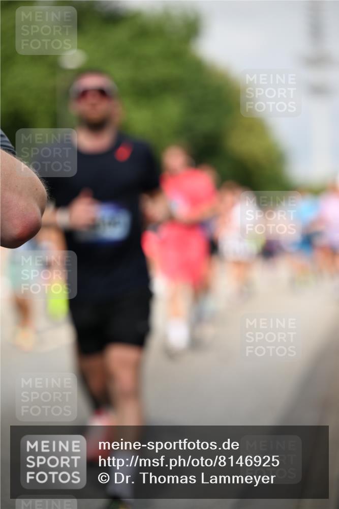 29.06.2025 - hella hamburg halbmarathon Dr. Thomas Lammeyer http://msf.ph/oto/8146925 29.06.2025 10:05:47 Kennedybrücke 1464, 1653, 1722, 1724, 1881, 2167, 2591, 2806, 2957, 3039, 3199, 3663, 3976, 4322, 4649, 5547, 5602, 5603, 5675, 6281, 0000, 6302, 6327, 6438, 6921, 7189, 7223, 7846, 8191, 8392, 8578, 8632, 8822, 8926, 9230, 10074, 10281, 10301, 10882, 10915, 11043 meine-sportfotos.de