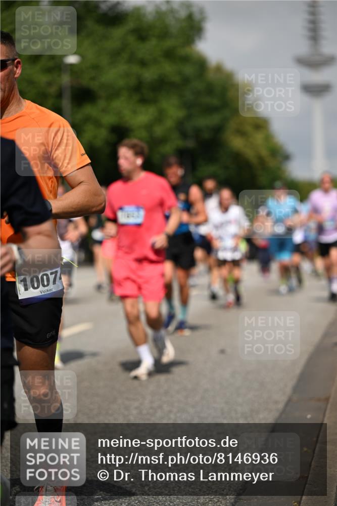 29.06.2025 - hella hamburg halbmarathon Dr. Thomas Lammeyer http://msf.ph/oto/8146936 29.06.2025 10:05:48 Kennedybrücke 1329, 1464, 1653, 1722, 1724, 1881, 2167, 2591, 2806, 2957, 3039, 3199, 3663, 3976, 4322, 4649, 5547, 5602, 5603, 6281, 0000, 6302, 6327, 6438, 6921, 7189, 7223, 7846, 8191, 8392, 8578, 8632, 8822, 8926, 9230, 10074, 10281, 10301, 10882, 10915, 11043 meine-sportfotos.de