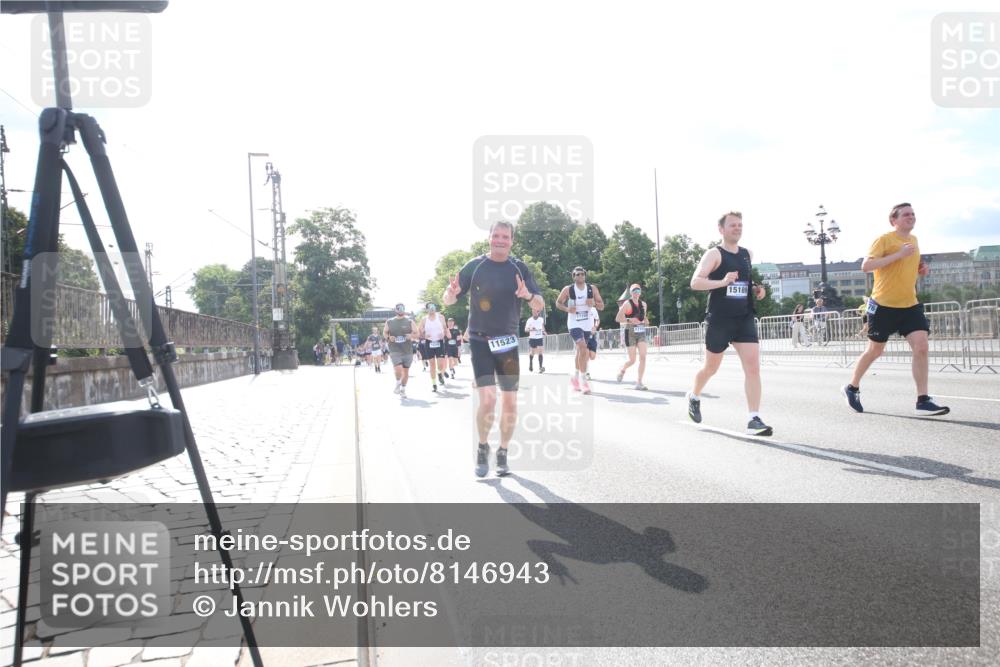 29.06.2025 - hella hamburg halbmarathon Jannik Wohlers http://msf.ph/oto/8146943 29.06.2025 10:00:08 Lombardsbrücke 1019, 1526, 1544, 1568, 1583, 1681, 2027, 2086, 2236, 2346, 2426, 2474, 2606, 2652, 2982, 3042, 3319, 3400, 3794, 4419, 4579, 4594, 4767, 4813, 4940, 4945, 5643, 6138, 6220, 6443, 6470, 8669, 9450, 9485, 9622, 10587, 10599, 10665, 10746, 10797, 11324, 11499, 11523, 11527, 11605, 11960, 12515, 12646, 12773, 12879, 13234, 13236, 13376, 13459, 13512, 13558, 14135, 14348, 15189, 15980, 16418, 17145, 18762 meine-sportfotos.de