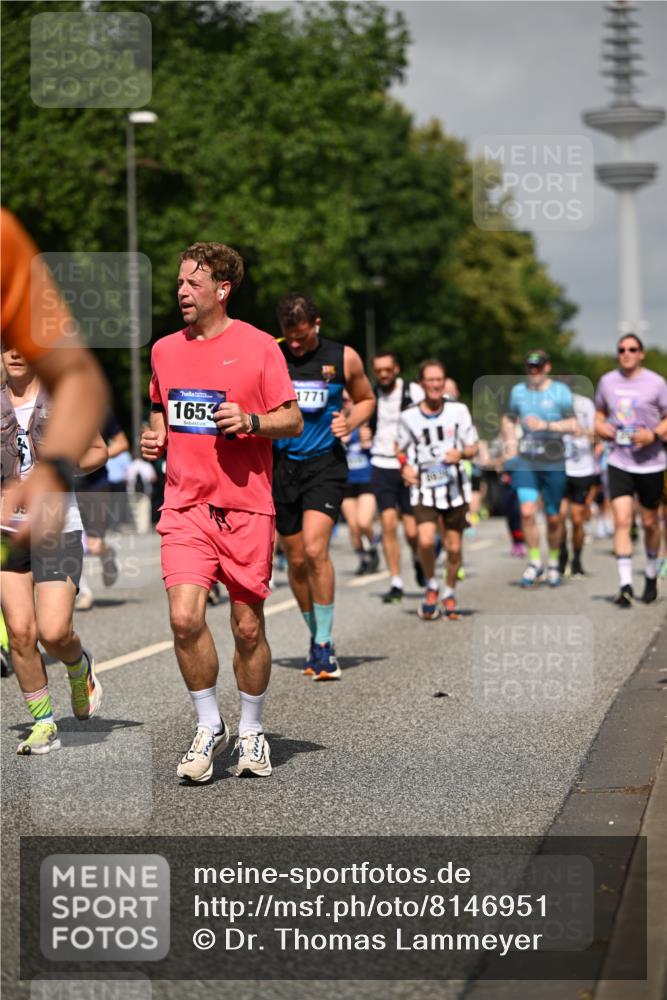 29.06.2025 - hella hamburg halbmarathon Dr. Thomas Lammeyer http://msf.ph/oto/8146951 29.06.2025 10:05:49 Kennedybrücke 1329, 1464, 1653, 1722, 1724, 1881, 2167, 2591, 2806, 2957, 3039, 3199, 3663, 3976, 4322, 4649, 5547, 5602, 5603, 0000, 6327, 6438, 6921, 7189, 7223, 7846, 8191, 8578, 8632, 8822, 8926, 9230, 10074, 10281, 10301, 10882, 10915, 11043 meine-sportfotos.de
