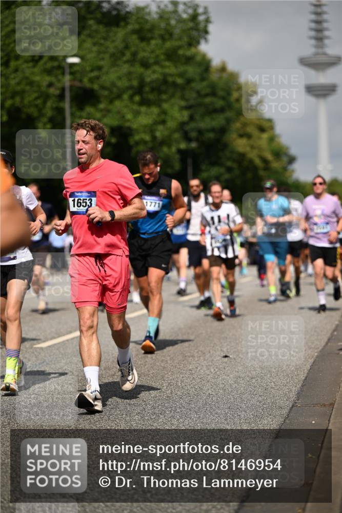 29.06.2025 - hella hamburg halbmarathon Dr. Thomas Lammeyer http://msf.ph/oto/8146954 29.06.2025 10:05:49 Kennedybrücke 1329, 1464, 1653, 1722, 1724, 1881, 2167, 2591, 2806, 2957, 3039, 3199, 3663, 3976, 4322, 4649, 5547, 5602, 5603, 0000, 6327, 6438, 6921, 7189, 7223, 7846, 8191, 8578, 8632, 8822, 8926, 9230, 10074, 10281, 10301, 10882, 10915, 11043 meine-sportfotos.de