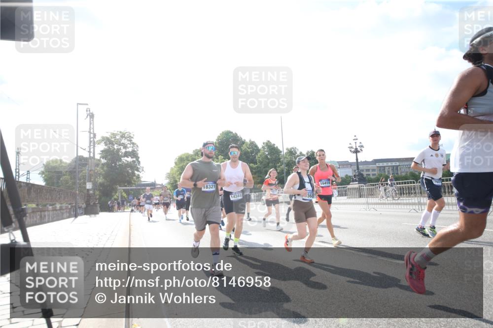 29.06.2025 - hella hamburg halbmarathon Jannik Wohlers http://msf.ph/oto/8146958 29.06.2025 10:00:11 Lombardsbrücke 1544, 1568, 1583, 1611, 1681, 2236, 2346, 2426, 2474, 2982, 3042, 3400, 3794, 4419, 4579, 4767, 4940, 4945, 5643, 6138, 6220, 6443, 8669, 9450, 9485, 9553, 9555, 9577, 9622, 10587, 10599, 10665, 10746, 10797, 11324, 11499, 11523, 11527, 11605, 11960, 12515, 12773, 12879, 13234, 13236, 13376, 13459, 13498, 13558, 14135, 14348, 15189, 15980, 16093, 16418, 17145, 18450, 18508, 18762 meine-sportfotos.de