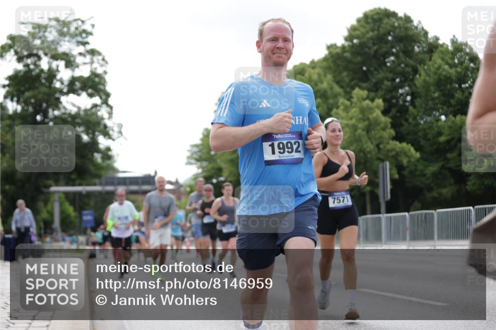 29.06.2025 - hella hamburg halbmarathon Jannik Wohlers http://msf.ph/oto/8146959 29.06.2025 10:11:19 Lombardsbrücke 1328, 1531, 1866, 1992, 3363, 4227, 5379, 5605, 7571, 8115, 8807, 8810, 9191, 9428, 10042, 10428, 11321, 11507, 12473, 13177, 13203, 13939, 14008, 14384, 15945, 17080, 17638, 17774, 17866, 18278 meine-sportfotos.de