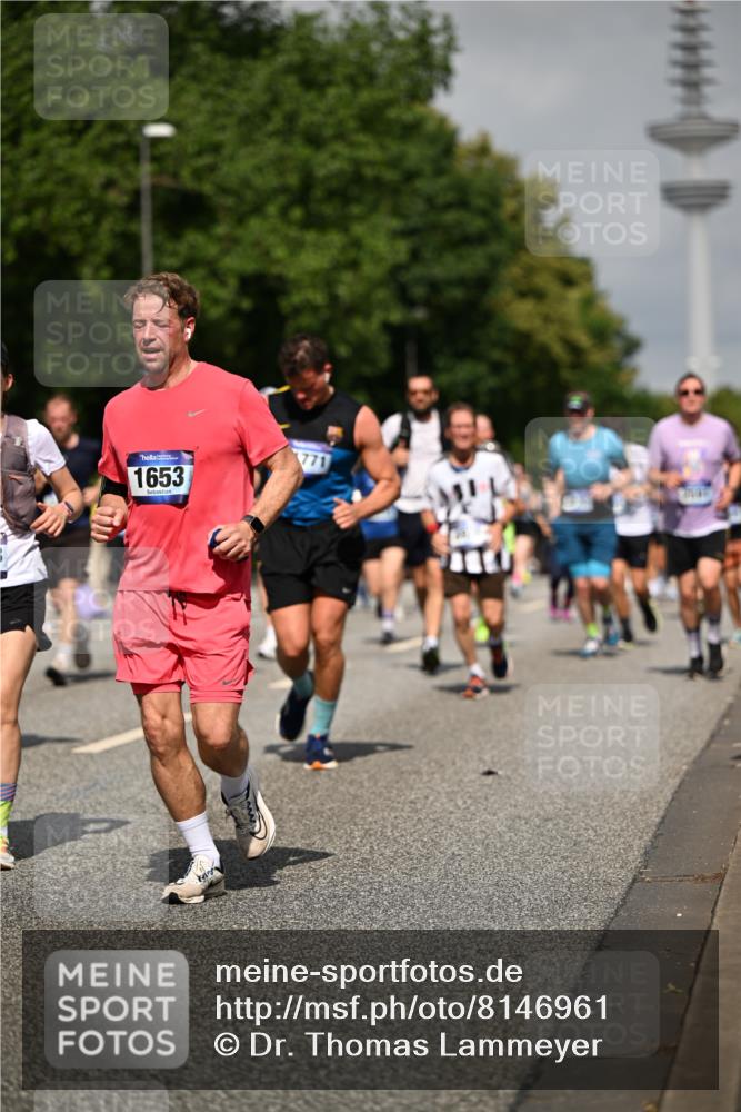 29.06.2025 - hella hamburg halbmarathon Dr. Thomas Lammeyer http://msf.ph/oto/8146961 29.06.2025 10:05:49 Kennedybrücke 1329, 1464, 1653, 1722, 1724, 1881, 2167, 2591, 2806, 2957, 3039, 3199, 3663, 3976, 4322, 4649, 5547, 5602, 5603, 0000, 6327, 6438, 6921, 7189, 7223, 7846, 8191, 8578, 8632, 8822, 8926, 9230, 10074, 10281, 10301, 10882, 10915, 11043 meine-sportfotos.de