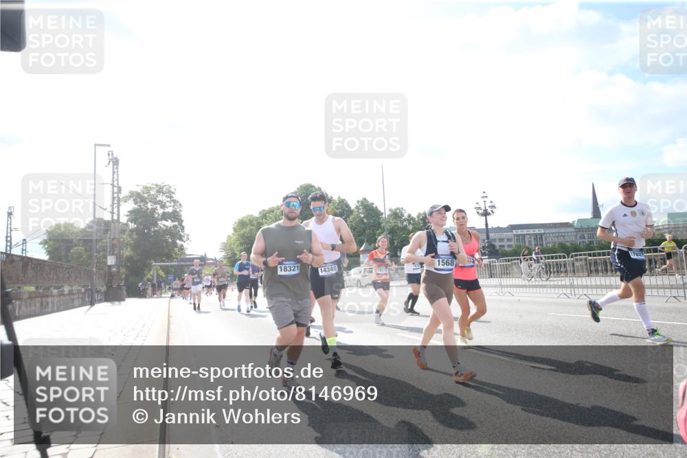 29.06.2025 - hella hamburg halbmarathon Jannik Wohlers http://msf.ph/oto/8146969 29.06.2025 10:00:11 Lombardsbrücke 1544, 1568, 1583, 1611, 1681, 2236, 2346, 2426, 2474, 2982, 3042, 3400, 3794, 4419, 4579, 4767, 4940, 4945, 5643, 6138, 6220, 6443, 8669, 9450, 9485, 9553, 9555, 9577, 9622, 10587, 10599, 10665, 10746, 10797, 11324, 11499, 11523, 11527, 11605, 11960, 12515, 12773, 12879, 13234, 13236, 13376, 13459, 13498, 13558, 14135, 14348, 15189, 15980, 16093, 16418, 17145, 18450, 18508, 18762 meine-sportfotos.de
