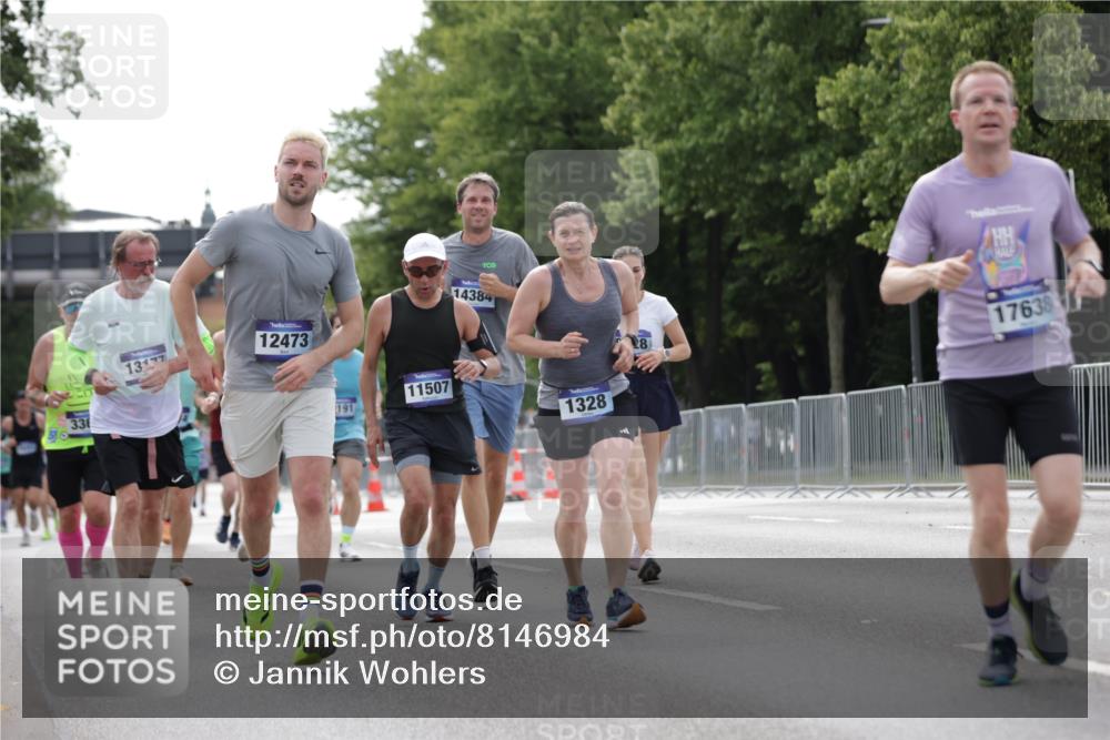 29.06.2025 - hella hamburg halbmarathon Jannik Wohlers http://msf.ph/oto/8146984 29.06.2025 10:11:20 Lombardsbrücke 1328, 1531, 1866, 1992, 3363, 4227, 5379, 5605, 7571, 8115, 8807, 8810, 9191, 9428, 10042, 10428, 11321, 11507, 12473, 13177, 13203, 13939, 13958, 14008, 14384, 15945, 17080, 17638, 17774, 17866, 18278 meine-sportfotos.de