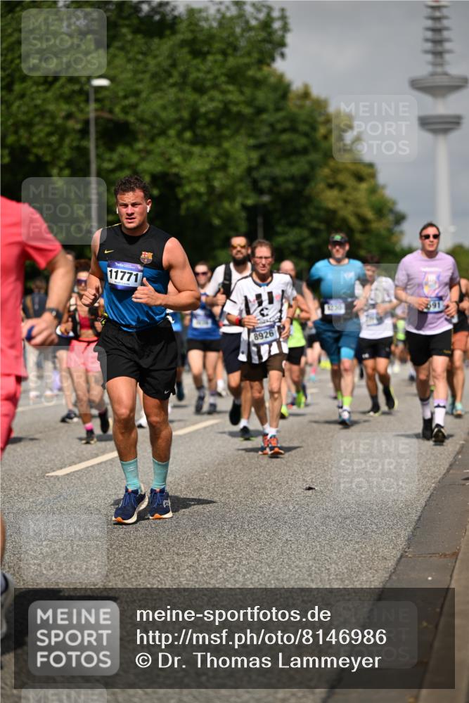 29.06.2025 - hella hamburg halbmarathon Dr. Thomas Lammeyer http://msf.ph/oto/8146986 29.06.2025 10:05:50 Kennedybrücke 1329, 1464, 1653, 1722, 1724, 1881, 2167, 2591, 2806, 2957, 3039, 3199, 3663, 4322, 4649, 5547, 5602, 5603, 0000, 6327, 6438, 6921, 7189, 7223, 7846, 8191, 8578, 8632, 8926, 9230, 10074, 10281, 10301, 10882, 10915 meine-sportfotos.de
