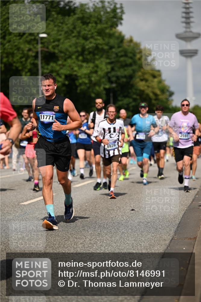 29.06.2025 - hella hamburg halbmarathon Dr. Thomas Lammeyer http://msf.ph/oto/8146991 29.06.2025 10:05:50 Kennedybrücke 1329, 1464, 1653, 1722, 1724, 1881, 2167, 2591, 2806, 2957, 3039, 3199, 3663, 4322, 4649, 5547, 5602, 5603, 0000, 6327, 6438, 6921, 7189, 7223, 7846, 8191, 8578, 8632, 8926, 9230, 10074, 10281, 10301, 10882, 10915 meine-sportfotos.de