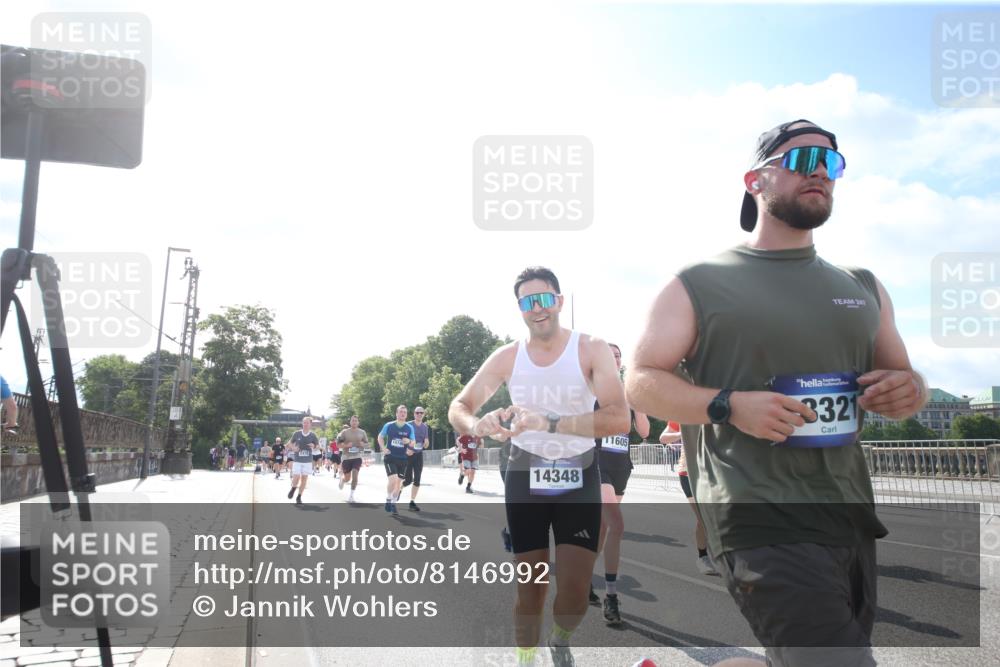 29.06.2025 - hella hamburg halbmarathon Jannik Wohlers http://msf.ph/oto/8146992 29.06.2025 10:00:12 Lombardsbrücke 1544, 1568, 1583, 1611, 1681, 2236, 2426, 2474, 2982, 3042, 3400, 3794, 4419, 4579, 4767, 4940, 4945, 5643, 6138, 6220, 6443, 8669, 9450, 9485, 9553, 9555, 9577, 9622, 10587, 10599, 10665, 10746, 11499, 11523, 11527, 11605, 11960, 12515, 12773, 12879, 13376, 13459, 13498, 13558, 14135, 14348, 14673, 15189, 15980, 16093, 16418, 17145, 17852, 18125, 18450, 18508, 18762 meine-sportfotos.de