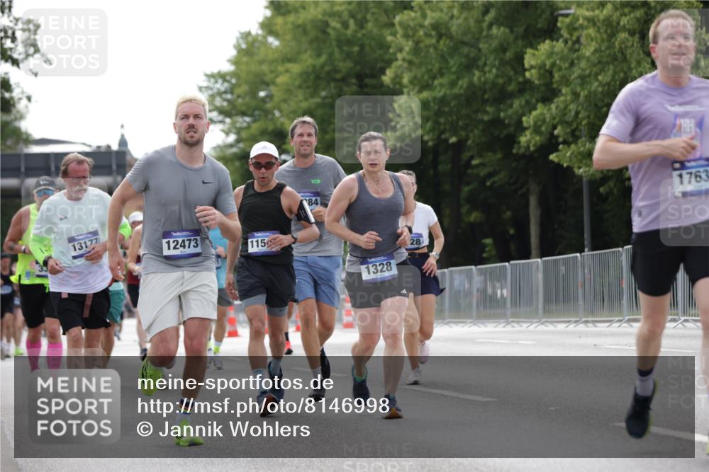 29.06.2025 - hella hamburg halbmarathon Jannik Wohlers http://msf.ph/oto/8146998 29.06.2025 10:11:20 Lombardsbrücke 1328, 1531, 1866, 1992, 3363, 4227, 5379, 5605, 7571, 8115, 8807, 8810, 9191, 9428, 10042, 10428, 11321, 11507, 12473, 13177, 13203, 13939, 13958, 14008, 14384, 15945, 17080, 17638, 17774, 17866, 18278 meine-sportfotos.de