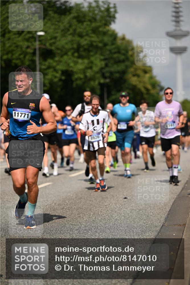 29.06.2025 - hella hamburg halbmarathon Dr. Thomas Lammeyer http://msf.ph/oto/8147010 29.06.2025 10:05:50 Kennedybrücke 1329, 1464, 1653, 1722, 1724, 1881, 2167, 2591, 2806, 2957, 3039, 3199, 3663, 4322, 4649, 5547, 5602, 5603, 0000, 6327, 6438, 6921, 7189, 7223, 7846, 8191, 8578, 8632, 8926, 9230, 10074, 10281, 10301, 10882, 10915 meine-sportfotos.de