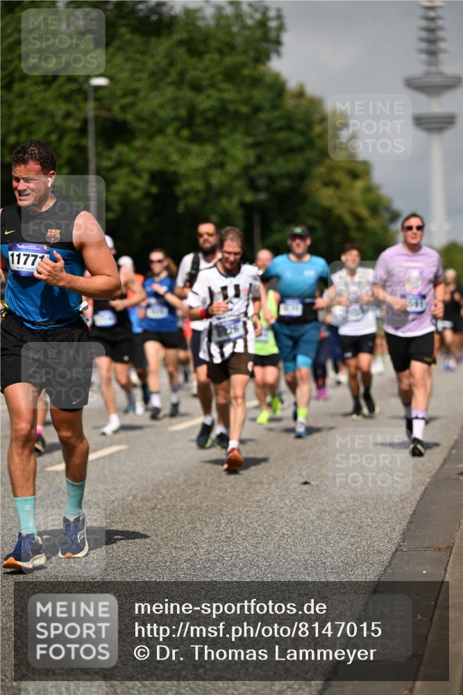 29.06.2025 - hella hamburg halbmarathon Dr. Thomas Lammeyer http://msf.ph/oto/8147015 29.06.2025 10:05:51 Kennedybrücke 1184, 1329, 1464, 1653, 1722, 1724, 1881, 1940, 2167, 2591, 2806, 2957, 3039, 3199, 3663, 4322, 4649, 5547, 5602, 5603, 0000, 6327, 6438, 6921, 7189, 7223, 7846, 8191, 8578, 8632, 8926, 9230, 9741, 10074, 10281, 10301, 10882, 10915 meine-sportfotos.de
