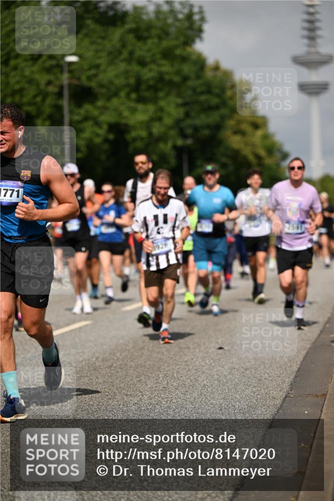 29.06.2025 - hella hamburg halbmarathon Dr. Thomas Lammeyer http://msf.ph/oto/8147020 29.06.2025 10:05:51 Kennedybrücke 1184, 1329, 1464, 1653, 1722, 1724, 1881, 1940, 2167, 2591, 2806, 2957, 3039, 3199, 3663, 4322, 4649, 5547, 5602, 5603, 0000, 6327, 6438, 6921, 7189, 7223, 7846, 8191, 8578, 8632, 8926, 9230, 9741, 10074, 10281, 10301, 10882, 10915 meine-sportfotos.de