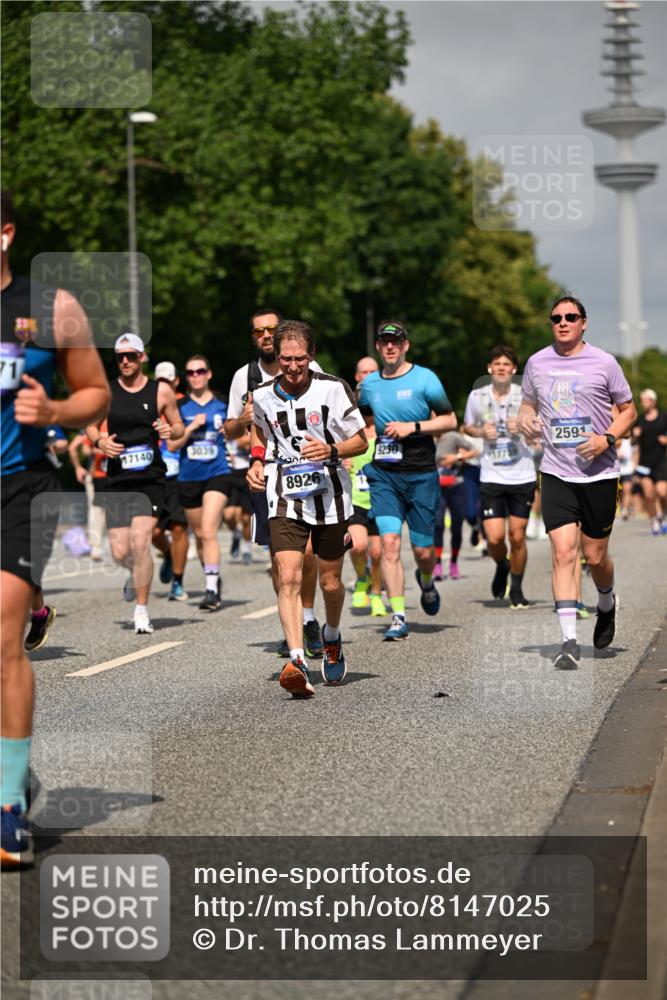 29.06.2025 - hella hamburg halbmarathon Dr. Thomas Lammeyer http://msf.ph/oto/8147025 29.06.2025 10:05:51 Kennedybrücke 1184, 1329, 1464, 1653, 1722, 1724, 1881, 1940, 2167, 2591, 2806, 2957, 3039, 3199, 3663, 4322, 4649, 5547, 5602, 5603, 0000, 6327, 6438, 6921, 7189, 7223, 7846, 8191, 8578, 8632, 8926, 9230, 9741, 10074, 10281, 10301, 10882, 10915 meine-sportfotos.de