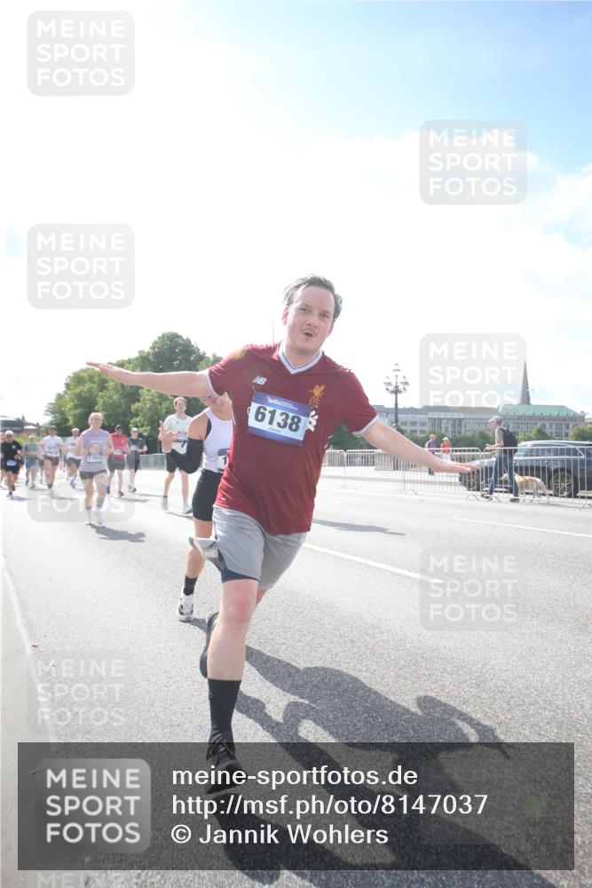29.06.2025 - hella hamburg halbmarathon Jannik Wohlers http://msf.ph/oto/8147037 29.06.2025 10:00:17 Lombardsbrücke 1568, 1583, 1611, 2236, 2474, 2982, 3059, 3141, 3794, 3983, 4579, 4616, 4767, 4945, 5418, 5643, 6138, 6443, 6757, 8478, 8632, 9553, 9555, 9577, 10074, 10599, 10746, 11523, 11605, 11623, 12515, 12787, 13086, 13376, 13459, 13498, 13558, 14348, 14673, 15189, 15980, 16093, 16418, 16434, 17145, 17268, 17852, 18125, 18450, 18508, 18612, 18762, 18919 meine-sportfotos.de
