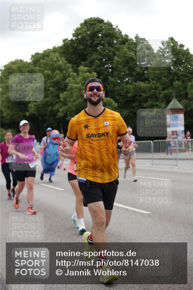 29.06.2025 - hella hamburg halbmarathon Jannik Wohlers http://msf.ph/oto/8147038 29.06.2025 10:48:07 Lombardsbrücke 1142, 1167, 1584, 2195, 2475, 2627, 2716, 2909, 3224, 3661, 5781, 6143, 7947, 7948, 8461, 8719, 8760, 8948, 9787, 10059, 10204, 12022, 12152, 12192, 12452, 13559, 13814, 13914, 15489, 15593, 15715, 16368, 16498, 16499, 16669, 16693, 16701, 16935, 17631, 17930, 18282, 18496, 18909, 18967, 19024, 19083, 19135 meine-sportfotos.de