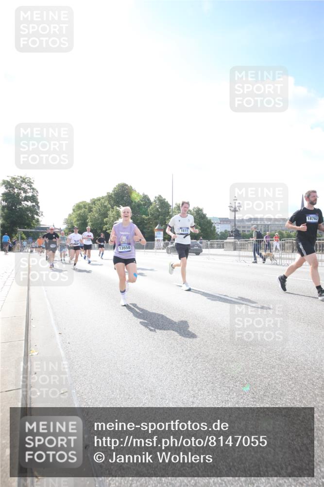 29.06.2025 - hella hamburg halbmarathon Jannik Wohlers http://msf.ph/oto/8147055 29.06.2025 10:00:18 Lombardsbrücke 1568, 1583, 1611, 2236, 2474, 2982, 3059, 3141, 3794, 3983, 4579, 4616, 4767, 5418, 6138, 6443, 6714, 6757, 8478, 8632, 8923, 9124, 9553, 9555, 9577, 10074, 10599, 10746, 11523, 11605, 11623, 12515, 12787, 13086, 13376, 13498, 13558, 14348, 14673, 15189, 15980, 16093, 16418, 16434, 17087, 17145, 17268, 17852, 18125, 18450, 18508, 18612, 18762, 18919 meine-sportfotos.de