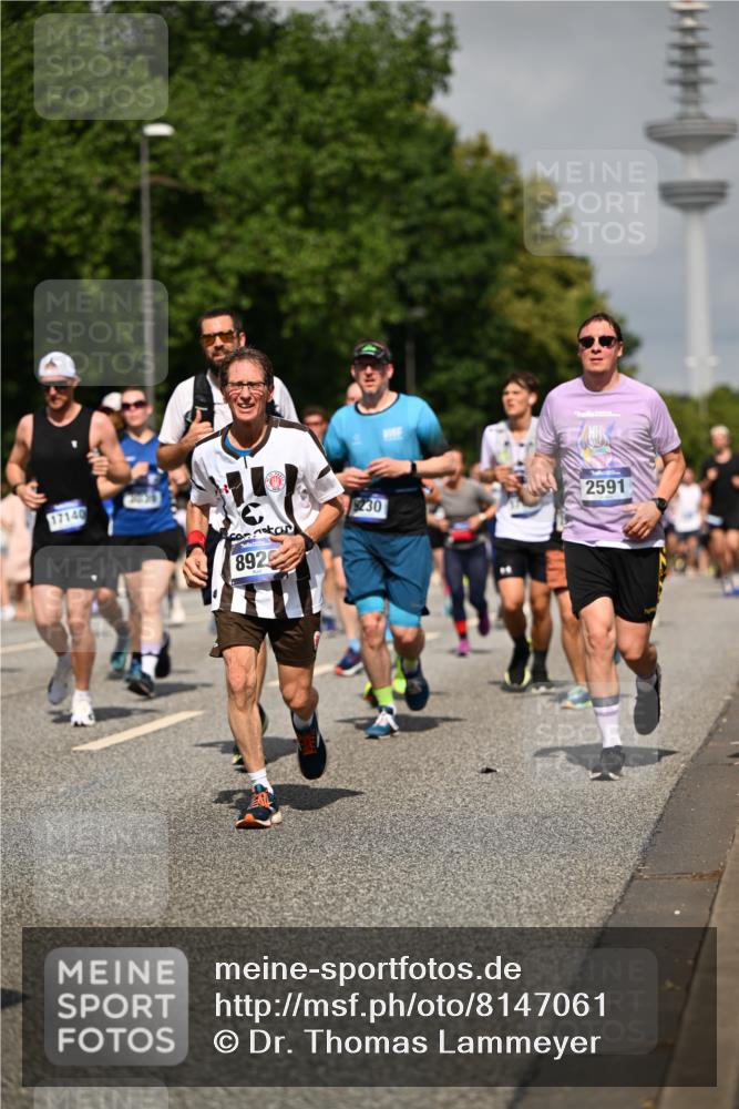 29.06.2025 - hella hamburg halbmarathon Dr. Thomas Lammeyer http://msf.ph/oto/8147061 29.06.2025 10:05:52 Kennedybrücke 1184, 1329, 1464, 1653, 1722, 1724, 1881, 1940, 2591, 2806, 2957, 3039, 3199, 3663, 4322, 4649, 5547, 5602, 5603, 0000, 6327, 6438, 6921, 7189, 7223, 7846, 8191, 8578, 8632, 8926, 9230, 9741, 10074, 10882, 10915 meine-sportfotos.de