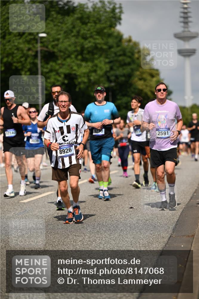 29.06.2025 - hella hamburg halbmarathon Dr. Thomas Lammeyer http://msf.ph/oto/8147068 29.06.2025 10:05:52 Kennedybrücke 1184, 1329, 1464, 1653, 1722, 1724, 1881, 1940, 2591, 2806, 2957, 3039, 3199, 3663, 4322, 4649, 5547, 5602, 5603, 0000, 6327, 6438, 6921, 7189, 7223, 7846, 8191, 8578, 8632, 8926, 9230, 9741, 10074, 10882, 10915 meine-sportfotos.de