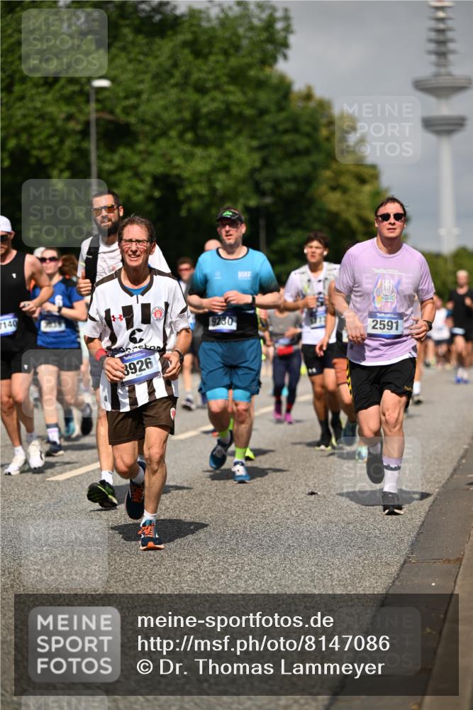 29.06.2025 - hella hamburg halbmarathon Dr. Thomas Lammeyer http://msf.ph/oto/8147086 29.06.2025 10:05:52 Kennedybrücke 1184, 1329, 1464, 1653, 1722, 1724, 1881, 1940, 2591, 2806, 2957, 3039, 3199, 3663, 4322, 4649, 5547, 5602, 5603, 0000, 6327, 6438, 6921, 7189, 7223, 7846, 8191, 8578, 8632, 8926, 9230, 9741, 10074, 10882, 10915 meine-sportfotos.de
