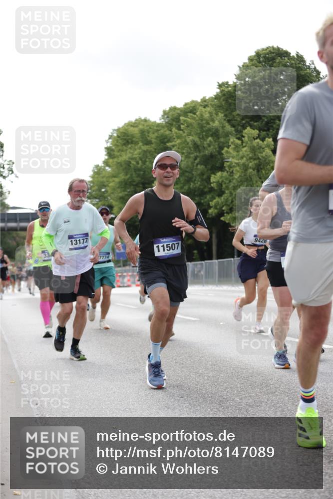 29.06.2025 - hella hamburg halbmarathon Jannik Wohlers http://msf.ph/oto/8147089 29.06.2025 10:11:23 Lombardsbrücke 1328, 1531, 1992, 3363, 4227, 5379, 5605, 7571, 8807, 8810, 9191, 9428, 10042, 10428, 11507, 11917, 12473, 13177, 13203, 13958, 14384, 15945, 17080, 17638, 17774, 17866, 18261, 18278 meine-sportfotos.de