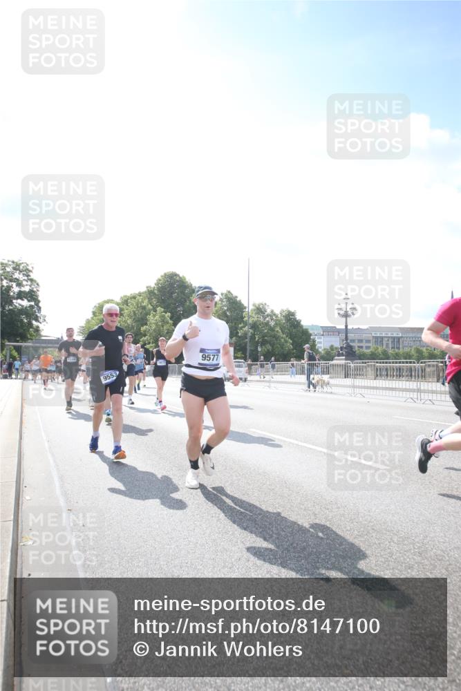 29.06.2025 - hella hamburg halbmarathon Jannik Wohlers http://msf.ph/oto/8147100 29.06.2025 10:00:20 Lombardsbrücke 1568, 1583, 1611, 2236, 2474, 3059, 3141, 3983, 4616, 5033, 5418, 6138, 6443, 6714, 6757, 8478, 8632, 8923, 9124, 9553, 9555, 9577, 10074, 10599, 10705, 10746, 11605, 11623, 12787, 12809, 13086, 13376, 13407, 13498, 13558, 14348, 14577, 14673, 15189, 15980, 16093, 16418, 16434, 17087, 17145, 17268, 17852, 18125, 18426, 18450, 18508, 18612, 18762, 18919 meine-sportfotos.de