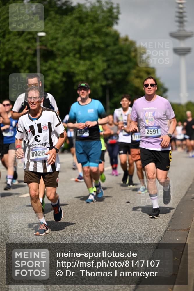 29.06.2025 - hella hamburg halbmarathon Dr. Thomas Lammeyer http://msf.ph/oto/8147107 29.06.2025 10:05:53 Kennedybrücke 1184, 1329, 1364, 1464, 1653, 1722, 1724, 1881, 1940, 2591, 2806, 2957, 3039, 3199, 4322, 4649, 5547, 5602, 5603, 0000, 6327, 6438, 6921, 7189, 7223, 7846, 8191, 8578, 8632, 8926, 9230, 9741, 10074, 10882, 10915 meine-sportfotos.de
