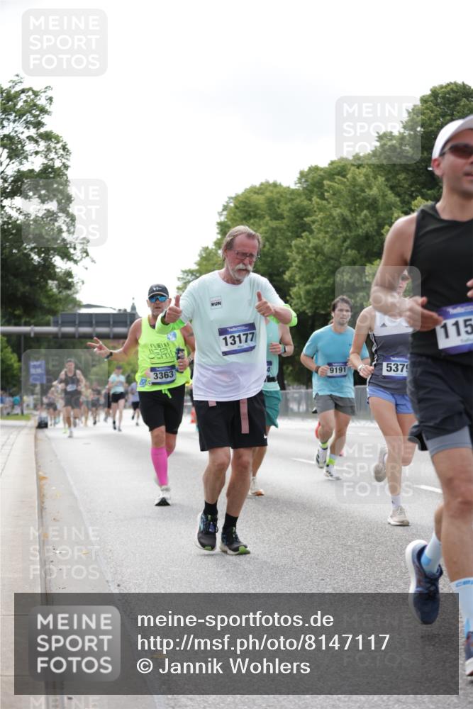 29.06.2025 - hella hamburg halbmarathon Jannik Wohlers http://msf.ph/oto/8147117 29.06.2025 10:11:23 Lombardsbrücke 1328, 1531, 1992, 3363, 4227, 5379, 5605, 7571, 8807, 8810, 9191, 9428, 10042, 10428, 11507, 11917, 12473, 13177, 13203, 13958, 14384, 15945, 17080, 17638, 17774, 17866, 18261, 18278 meine-sportfotos.de