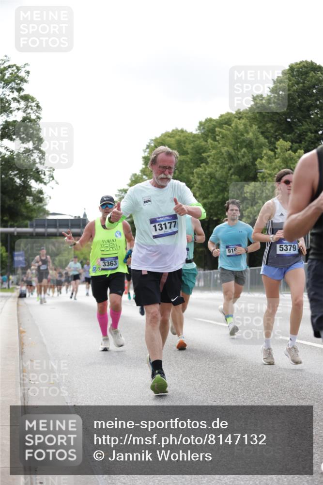 29.06.2025 - hella hamburg halbmarathon Jannik Wohlers http://msf.ph/oto/8147132 29.06.2025 10:11:24 Lombardsbrücke 1328, 1531, 1992, 3363, 4227, 5379, 5605, 7571, 9191, 9428, 10042, 10409, 10428, 11507, 11917, 12473, 13177, 13203, 13542, 13958, 14384, 15945, 17080, 17638, 17774, 17866, 18261, 18278, 18395 meine-sportfotos.de