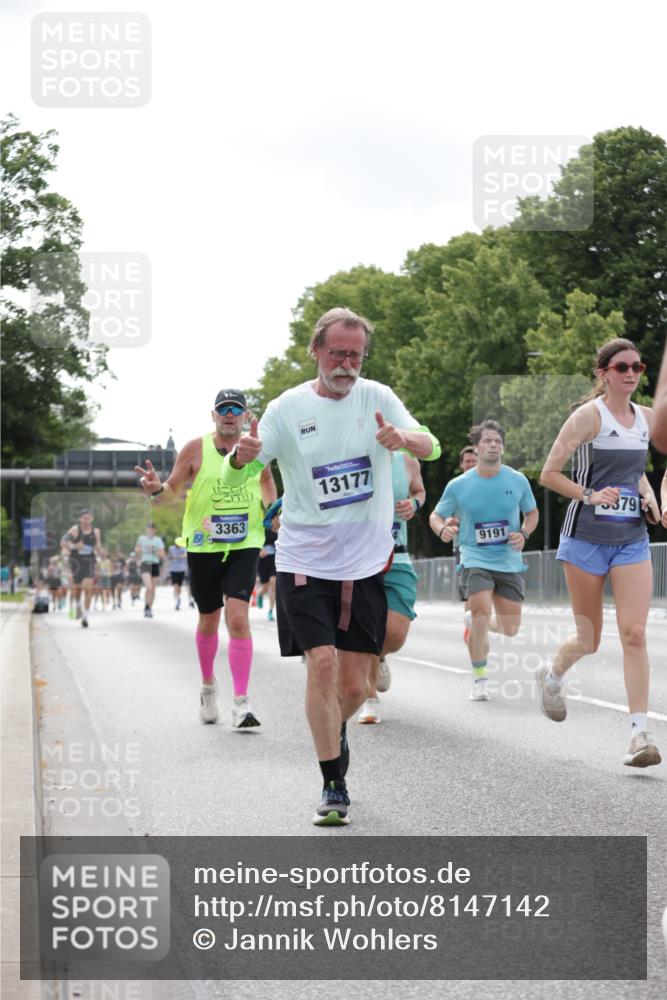 29.06.2025 - hella hamburg halbmarathon Jannik Wohlers http://msf.ph/oto/8147142 29.06.2025 10:11:24 Lombardsbrücke 1328, 1531, 1992, 3363, 4227, 5379, 5605, 7571, 9191, 9428, 10042, 10409, 10428, 11507, 11917, 12473, 13177, 13203, 13542, 13958, 14384, 15945, 17080, 17638, 17774, 17866, 18261, 18278, 18395 meine-sportfotos.de