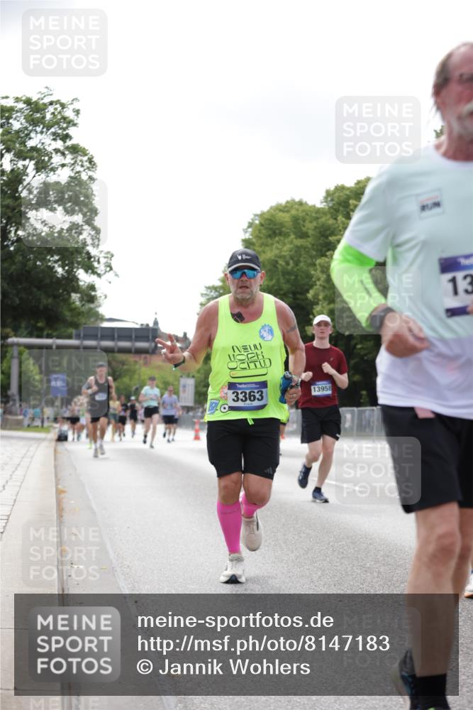 29.06.2025 - hella hamburg halbmarathon Jannik Wohlers http://msf.ph/oto/8147183 29.06.2025 10:11:25 Lombardsbrücke 1328, 1531, 1992, 3363, 4227, 5379, 5605, 7571, 9191, 9428, 10042, 10409, 10428, 11507, 11537, 11917, 12473, 13177, 13203, 13542, 13958, 14384, 15945, 17080, 17638, 17774, 17866, 18261, 18278, 18395 meine-sportfotos.de