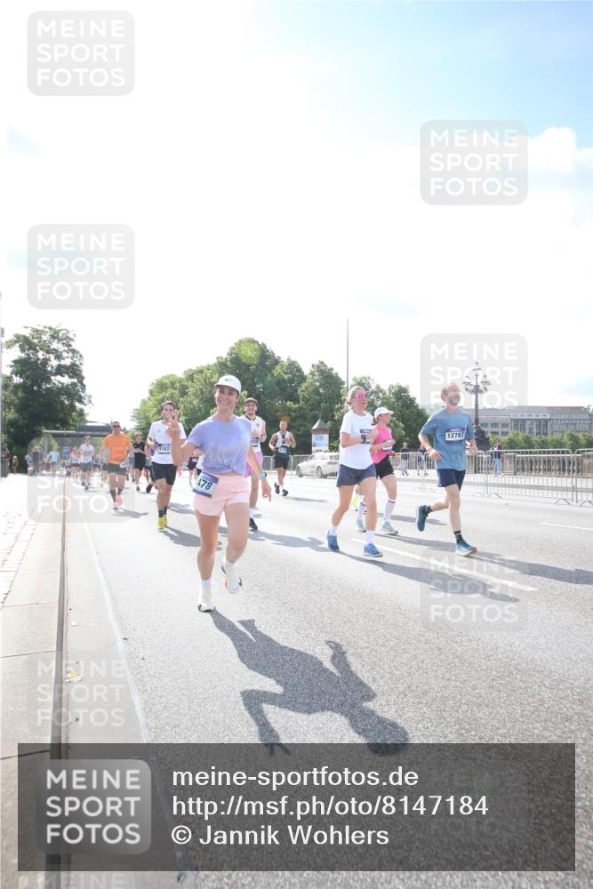 29.06.2025 - hella hamburg halbmarathon Jannik Wohlers http://msf.ph/oto/8147184 29.06.2025 10:00:24 Lombardsbrücke 1583, 1611, 2474, 3059, 3141, 3983, 4616, 5033, 5418, 5870, 6138, 6443, 6714, 6757, 7757, 7759, 7761, 8255, 8326, 8478, 8632, 8923, 9124, 9553, 9555, 9577, 10074, 10271, 10599, 10705, 10746, 11623, 12787, 12809, 13086, 13407, 13498, 13558, 14306, 14577, 14673, 15232, 15284, 15980, 16093, 16434, 16922, 17087, 17268, 17304, 17852, 18125, 18426, 18450, 18485, 18508, 18612, 18762, 18919 meine-sportfotos.de