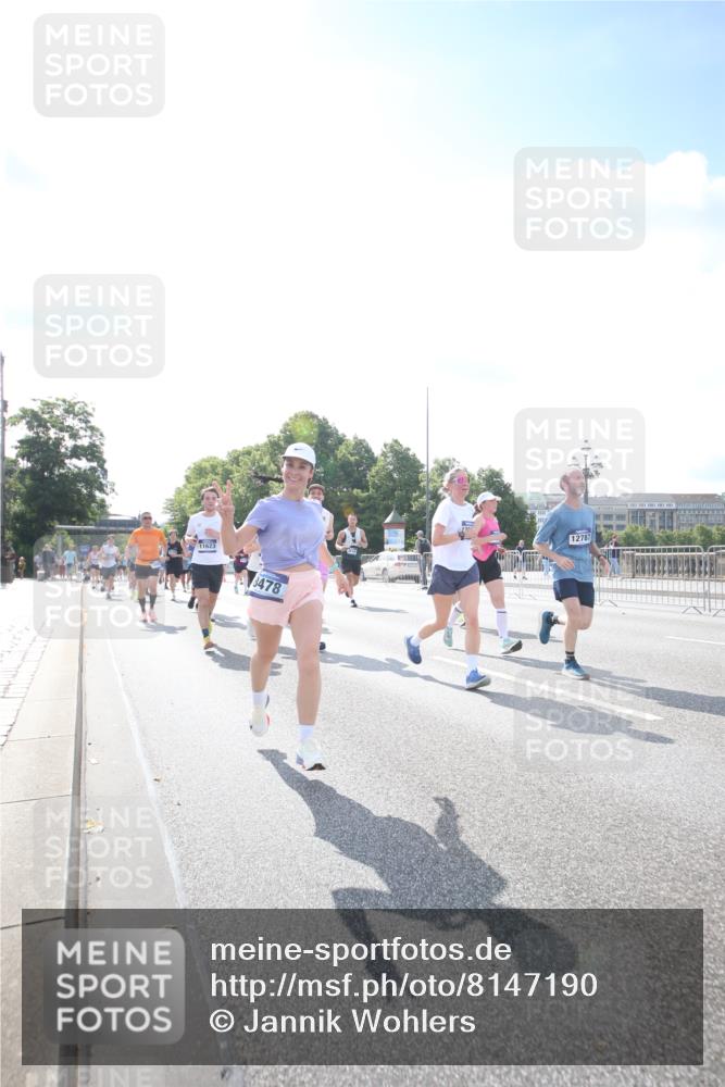 29.06.2025 - hella hamburg halbmarathon Jannik Wohlers http://msf.ph/oto/8147190 29.06.2025 10:00:24 Lombardsbrücke 1583, 1611, 2474, 3059, 3141, 3983, 4616, 5033, 5418, 5870, 6138, 6443, 6714, 6757, 7757, 7759, 7761, 8255, 8326, 8478, 8632, 8923, 9124, 9553, 9555, 9577, 10074, 10271, 10599, 10705, 10746, 11623, 12787, 12809, 13086, 13407, 13498, 13558, 14306, 14577, 14673, 15232, 15284, 15980, 16093, 16434, 16922, 17087, 17268, 17304, 17852, 18125, 18426, 18450, 18485, 18508, 18612, 18762, 18919 meine-sportfotos.de