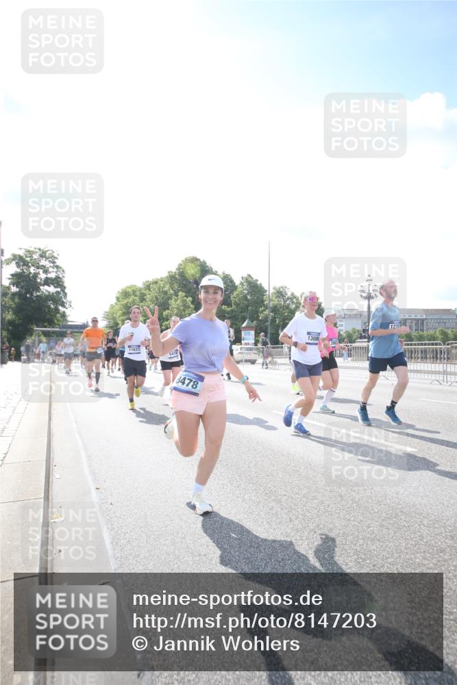 29.06.2025 - hella hamburg halbmarathon Jannik Wohlers http://msf.ph/oto/8147203 29.06.2025 10:00:24 Lombardsbrücke 1583, 1611, 2474, 3059, 3141, 3983, 4616, 5033, 5418, 5870, 6138, 6443, 6714, 6757, 7757, 7759, 7761, 8255, 8326, 8478, 8632, 8923, 9124, 9553, 9555, 9577, 10074, 10271, 10599, 10705, 10746, 11623, 12787, 12809, 13086, 13407, 13498, 13558, 14306, 14577, 14673, 15232, 15284, 15980, 16093, 16434, 16922, 17087, 17268, 17304, 17852, 18125, 18426, 18450, 18485, 18508, 18612, 18762, 18919 meine-sportfotos.de