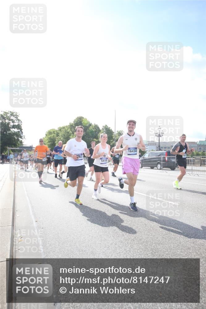 29.06.2025 - hella hamburg halbmarathon Jannik Wohlers http://msf.ph/oto/8147247 29.06.2025 10:00:25 Lombardsbrücke 1583, 1611, 2474, 3059, 3141, 3740, 3983, 4616, 4708, 5033, 5418, 5870, 6138, 6147, 6443, 6714, 6757, 7757, 7759, 7761, 8255, 8326, 8478, 8632, 8923, 9124, 9553, 9555, 9577, 10074, 10271, 10599, 10705, 11623, 12787, 12809, 13086, 13407, 13498, 13558, 14306, 14577, 14673, 15232, 15284, 15980, 16093, 16434, 16922, 17087, 17268, 17304, 17852, 18125, 18426, 18450, 18485, 18508, 18612, 18762, 18919 meine-sportfotos.de