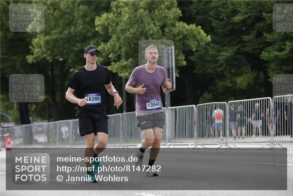 29.06.2025 - hella hamburg halbmarathon Jannik Wohlers http://msf.ph/oto/8147282 29.06.2025 10:11:29 Lombardsbrücke 1328, 1992, 3363, 4227, 5379, 5605, 7571, 9191, 9428, 10042, 10409, 10428, 11507, 11537, 11917, 12473, 13177, 13542, 13958, 14384, 15945, 17638, 17774, 18261, 18395 meine-sportfotos.de