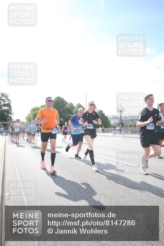 29.06.2025 - hella hamburg halbmarathon Jannik Wohlers http://msf.ph/oto/8147286 29.06.2025 10:00:27 Lombardsbrücke 1583, 1611, 2474, 3059, 3141, 3740, 3983, 4616, 4708, 5033, 5418, 5870, 6138, 6147, 6443, 6714, 6757, 7658, 7757, 7759, 7761, 8255, 8326, 8478, 8632, 8923, 9124, 9553, 9555, 9577, 10074, 10271, 10705, 11623, 12196, 12787, 12809, 13086, 13287, 13407, 13498, 13558, 14306, 14577, 14673, 15232, 15284, 15527, 16093, 16434, 16922, 17087, 17268, 17304, 17852, 18125, 18426, 18450, 18485, 18508, 18612, 18762, 18919 meine-sportfotos.de