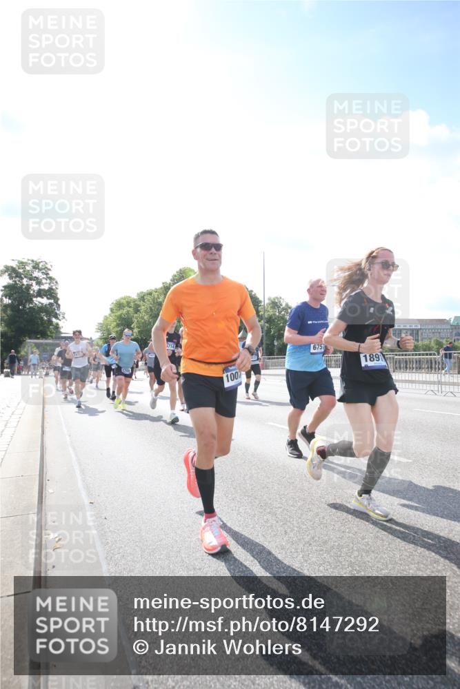 29.06.2025 - hella hamburg halbmarathon Jannik Wohlers http://msf.ph/oto/8147292 29.06.2025 10:00:28 Lombardsbrücke 1611, 1726, 3059, 3141, 3740, 3983, 4616, 4708, 5033, 5418, 5870, 6147, 6531, 6714, 6757, 7658, 7757, 7759, 7761, 8255, 8326, 8478, 8632, 8923, 9124, 9553, 9555, 9577, 10074, 10271, 10705, 11623, 12196, 12787, 12809, 13086, 13287, 13407, 13498, 13558, 14306, 14577, 14673, 15232, 15284, 15527, 16093, 16434, 16922, 17087, 17268, 17304, 17852, 18125, 18426, 18450, 18452, 18485, 18508, 18612, 18762, 18919 meine-sportfotos.de