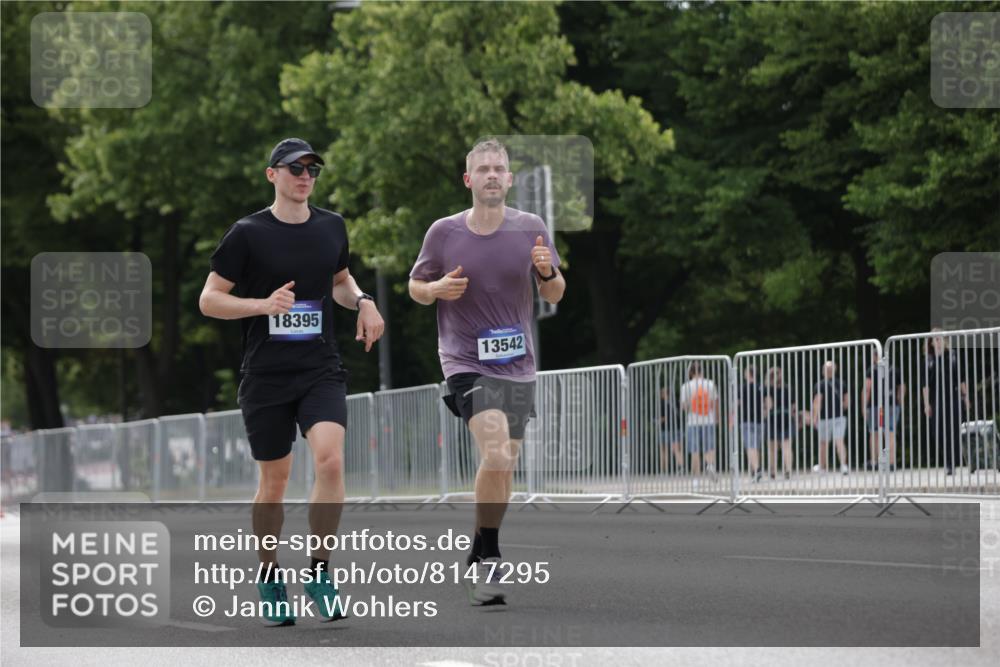 29.06.2025 - hella hamburg halbmarathon Jannik Wohlers http://msf.ph/oto/8147295 29.06.2025 10:11:29 Lombardsbrücke 1328, 1992, 3363, 4227, 5379, 5605, 7571, 9191, 9428, 10042, 10409, 10428, 11507, 11537, 11917, 12473, 13177, 13542, 13958, 14384, 15945, 17638, 17774, 18261, 18395 meine-sportfotos.de