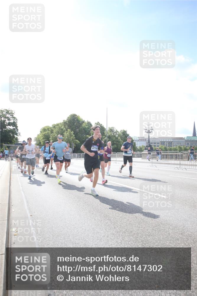 29.06.2025 - hella hamburg halbmarathon Jannik Wohlers http://msf.ph/oto/8147302 29.06.2025 10:00:29 Lombardsbrücke 1611, 1726, 3059, 3141, 3625, 3740, 3983, 4238, 4616, 4708, 5033, 5418, 5870, 6147, 6531, 6714, 6757, 7658, 7757, 7759, 7761, 8255, 8326, 8478, 8632, 8923, 9124, 9553, 9555, 9577, 10074, 10271, 10705, 11623, 12196, 12787, 12809, 13086, 13287, 13407, 13498, 13558, 14306, 14577, 14673, 15232, 15284, 15527, 16093, 16434, 16922, 17087, 17268, 17304, 17852, 18125, 18426, 18450, 18452, 18485, 18508, 18612, 18919 meine-sportfotos.de
