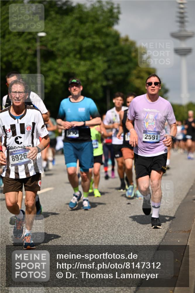 29.06.2025 - hella hamburg halbmarathon Dr. Thomas Lammeyer http://msf.ph/oto/8147312 29.06.2025 10:05:53 Kennedybrücke 1184, 1329, 1364, 1464, 1653, 1722, 1724, 1881, 1940, 2591, 2806, 2957, 3039, 3199, 4322, 4649, 5547, 5602, 5603, 0000, 6327, 6438, 6921, 7189, 7223, 7846, 8191, 8578, 8632, 8926, 9230, 9741, 10074, 10882, 10915 meine-sportfotos.de