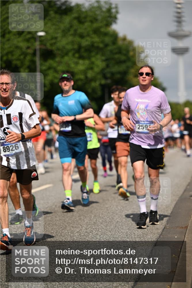 29.06.2025 - hella hamburg halbmarathon Dr. Thomas Lammeyer http://msf.ph/oto/8147317 29.06.2025 10:05:53 Kennedybrücke 1184, 1329, 1364, 1464, 1653, 1722, 1724, 1881, 1940, 2591, 2806, 2957, 3039, 3199, 4322, 4649, 5547, 5602, 5603, 0000, 6327, 6438, 6921, 7189, 7223, 7846, 8191, 8578, 8632, 8926, 9230, 9741, 10074, 10882, 10915 meine-sportfotos.de